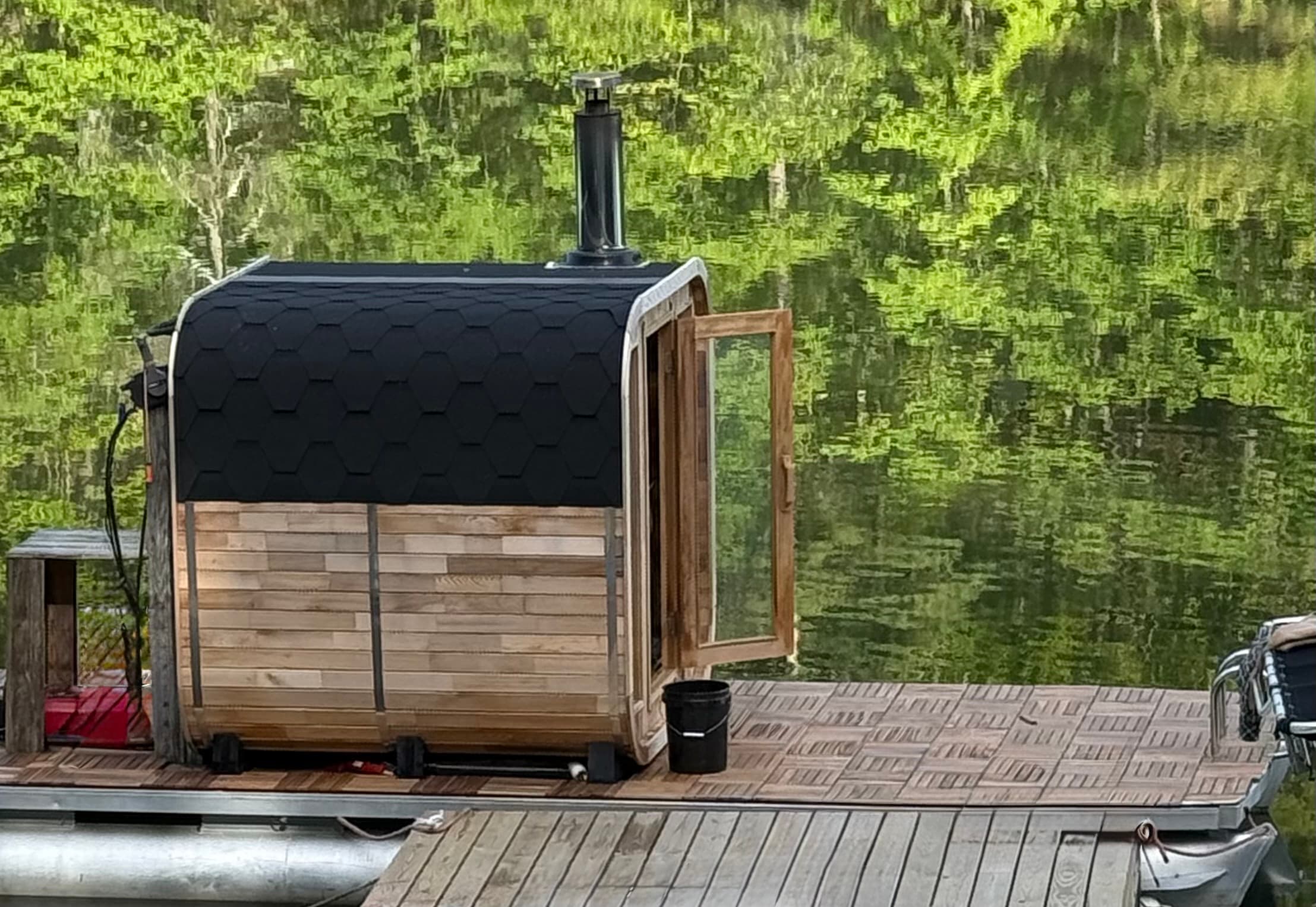 Preheated Sauna with > 4' of tide for plunging