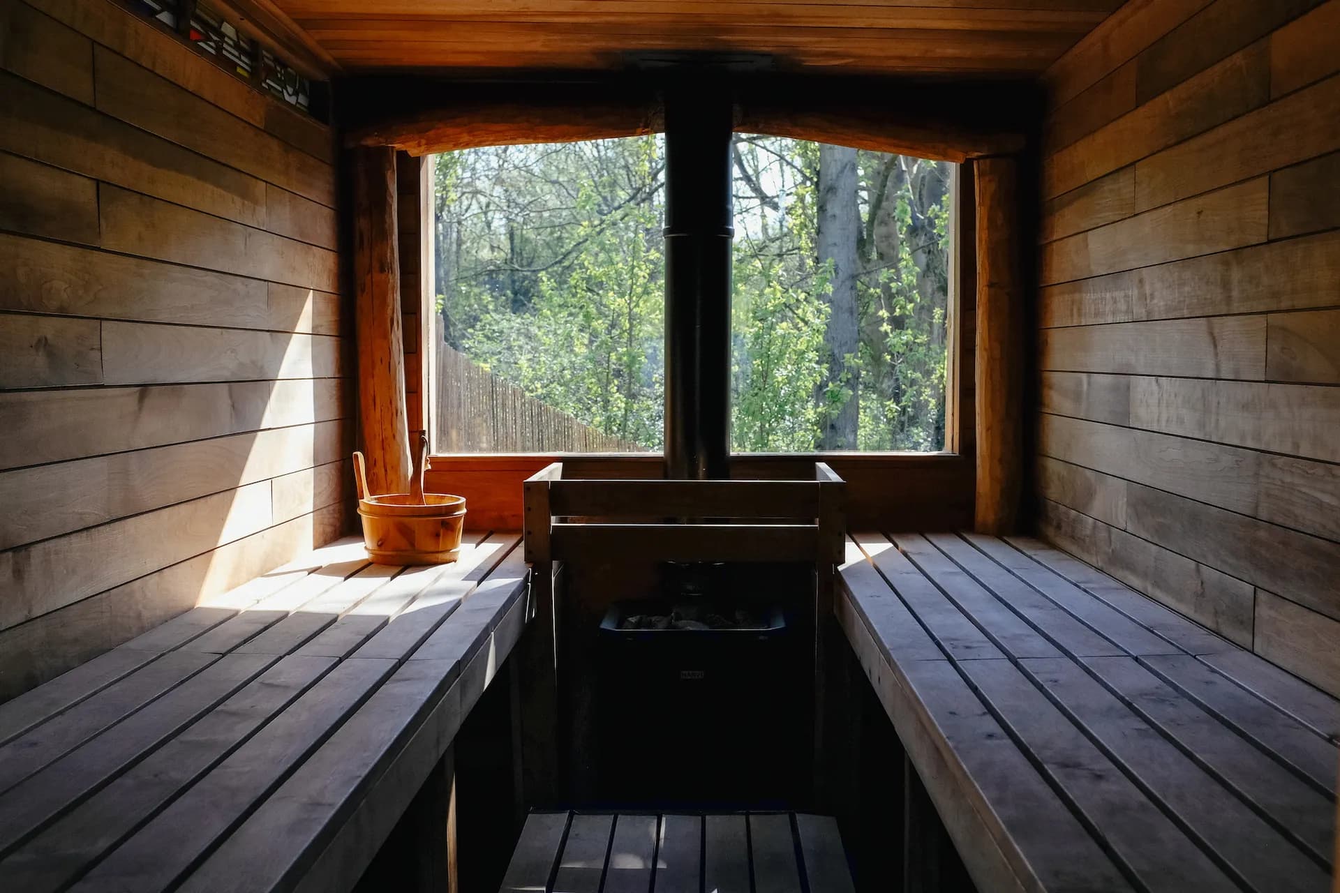 Sauna & plunge (low-capacity)